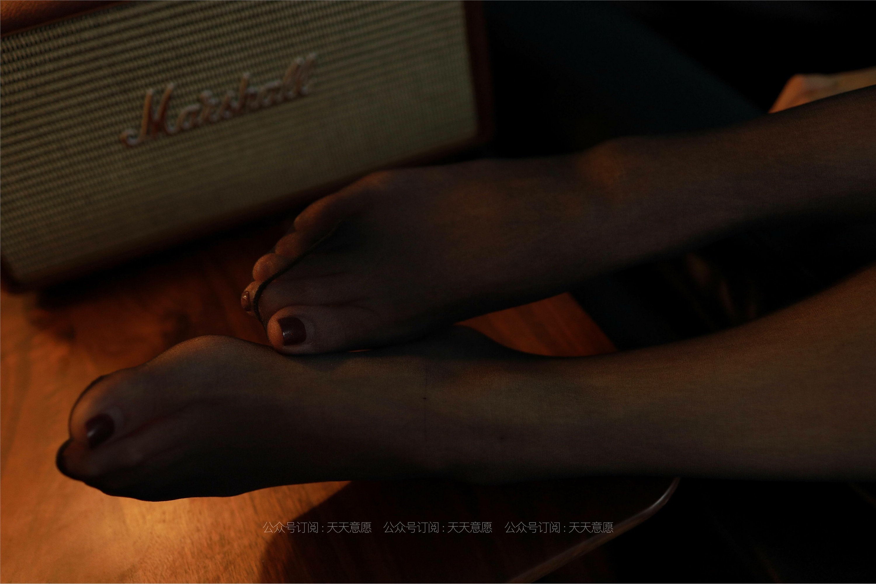 IESS异思趣向 - 模特：羽西《沙发上的黑丝》